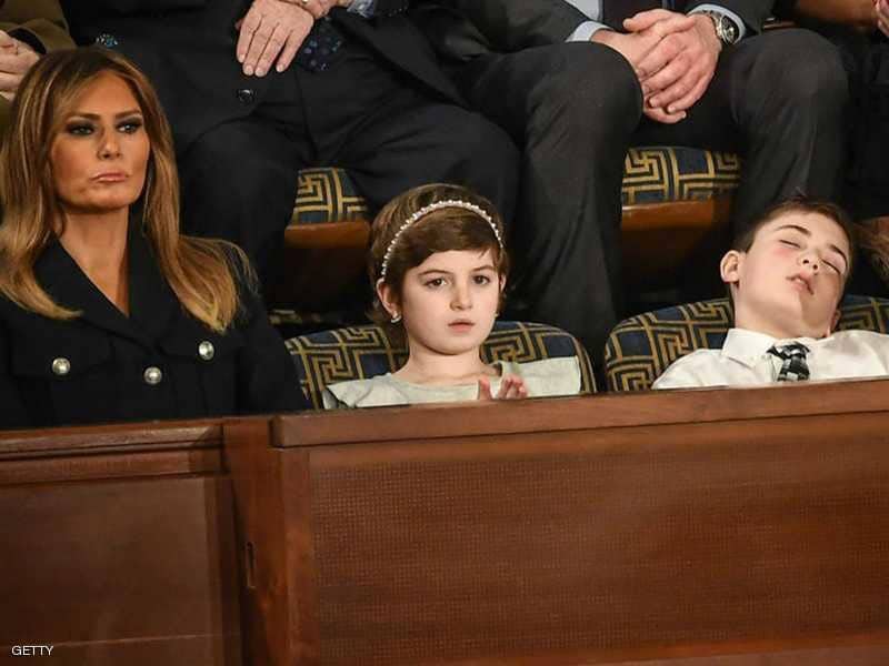 سر «الطفل النائم» بجوار ميلانيا أثناء خطاب ترامب